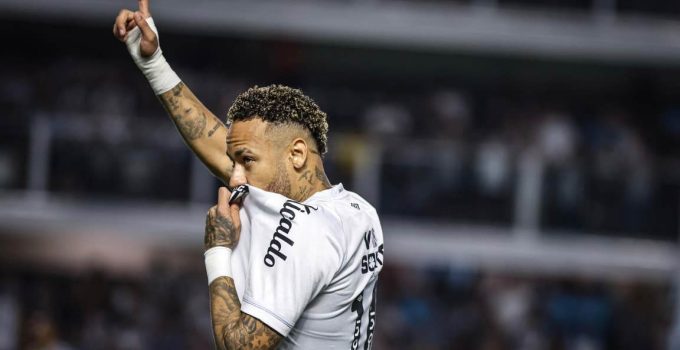 Neymar Joga no Sacrifício Contra o Sport e Tira o Santos da Zona do Rebaixamento, Mas Detalhes da Contusão São Mantidos em Sigilo